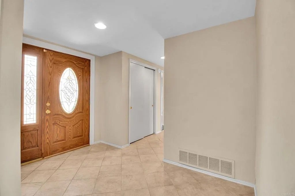 12080 Calle De Maria