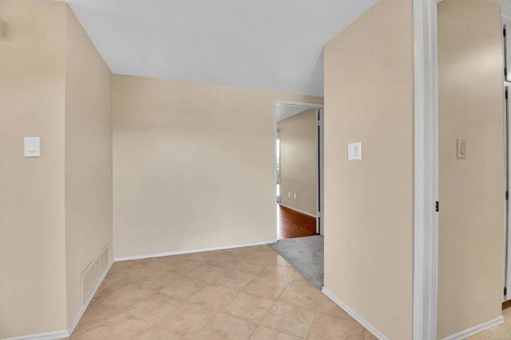 12080 Calle De Maria