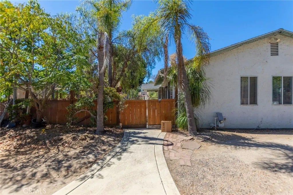 3503 La Mirada