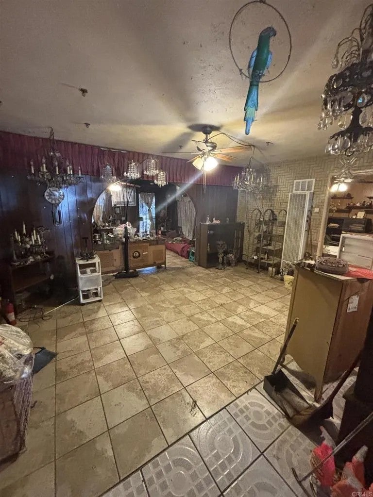 7447 Woodridge Way