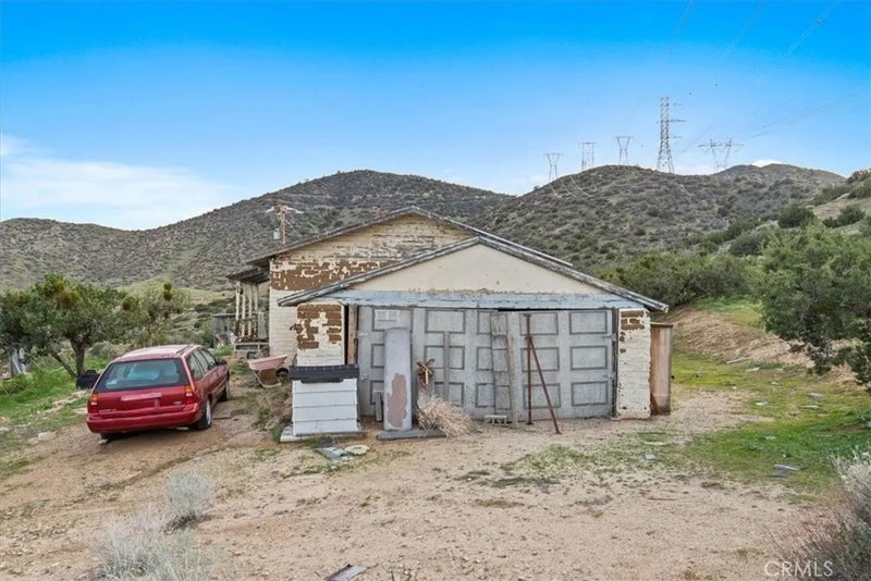 32301 Angeles Forest