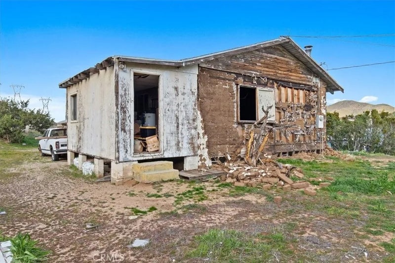 32301 Angeles Forest