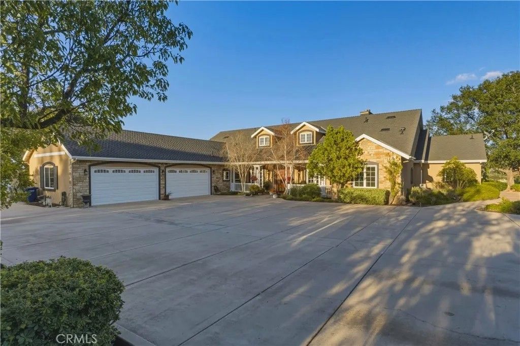 Photo of 14179 Woods Valley, Valley Center, CA 92082 (MLS # ND26041357)