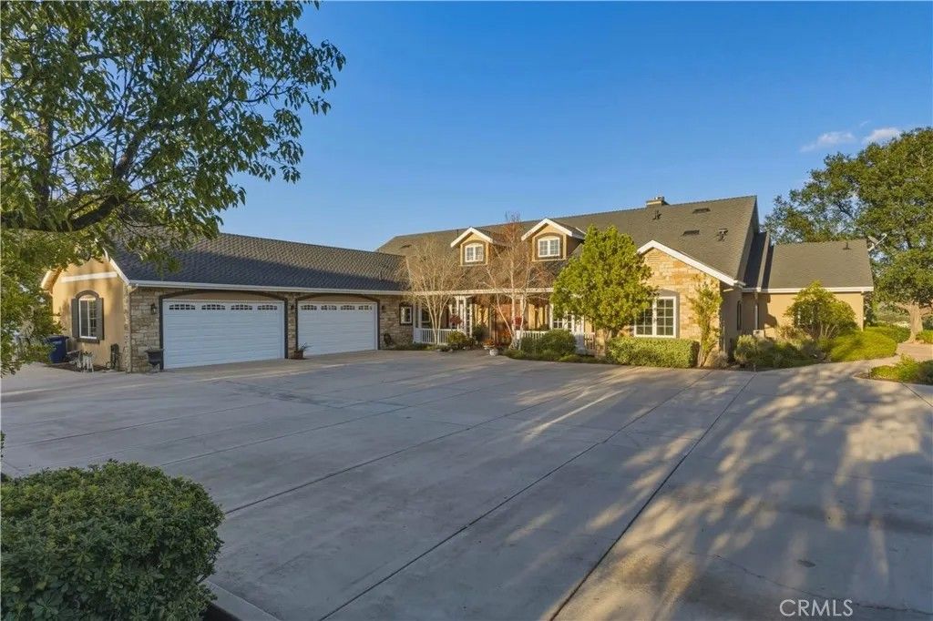 Photo of 14179 Woods Valley, Valley Center, CA 92082 (MLS # ND26041357)