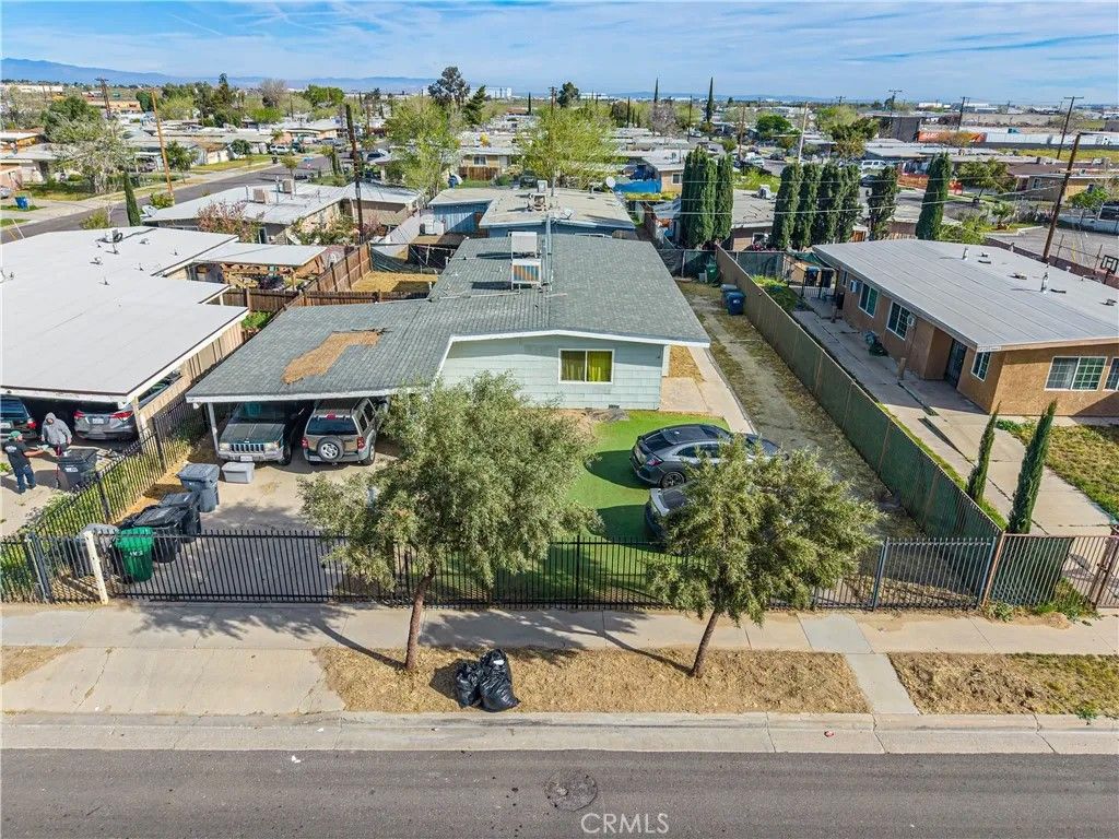 Photo of 835 E Avenue Q, Palmdale, CA 93550 (MLS # SR26076769)