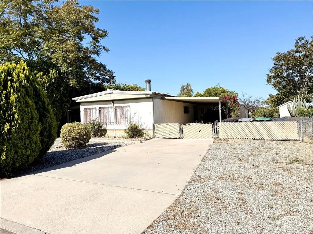 Photo of 733 Haley Way, Hemet, CA 92543 (MLS # SW26092825)