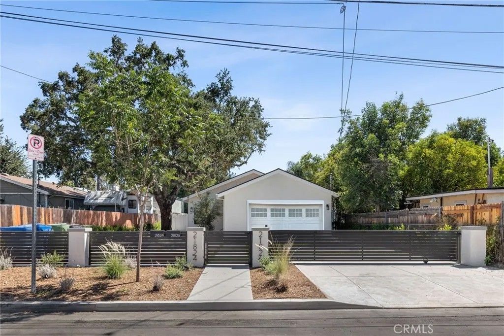 Photo of 21826 Cohasset, Canoga Park, CA 91303 (MLS # SR25253660)
