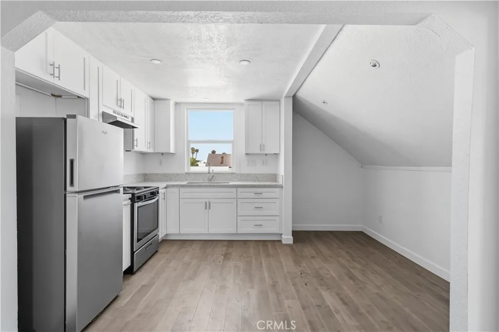 745 E Holt