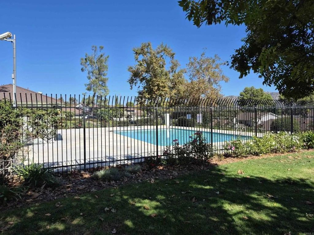 Photo of 228 Crestview Glen, Escondido, CA 92026 (MLS # NDP2510156)