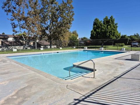 Photo of 228 Crestview Glen, Escondido, CA 92026 (MLS # NDP2510156) Photo of 228 Crestview Glen, Escondido, CA 92026 (MLS # NDP2510156)