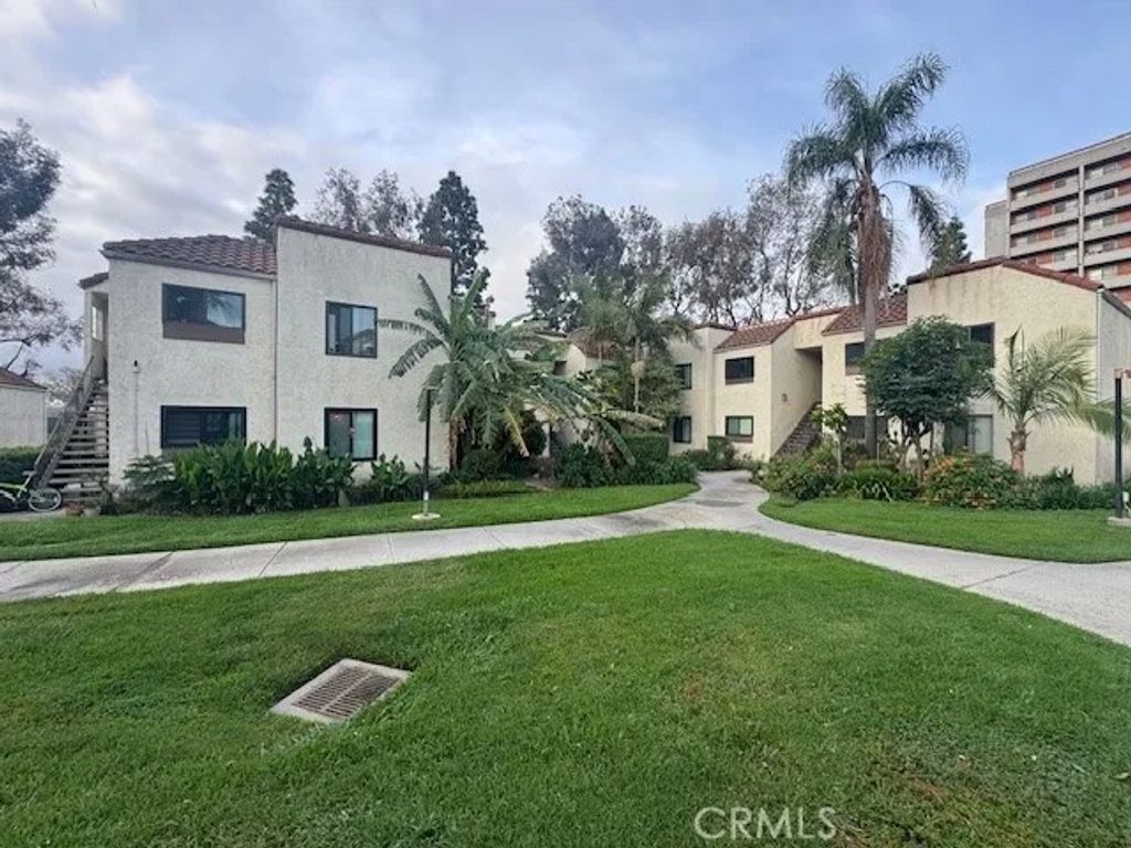 Photo of 721 W 1st St, Santa Ana, CA 92701 (MLS # OC26076060)
