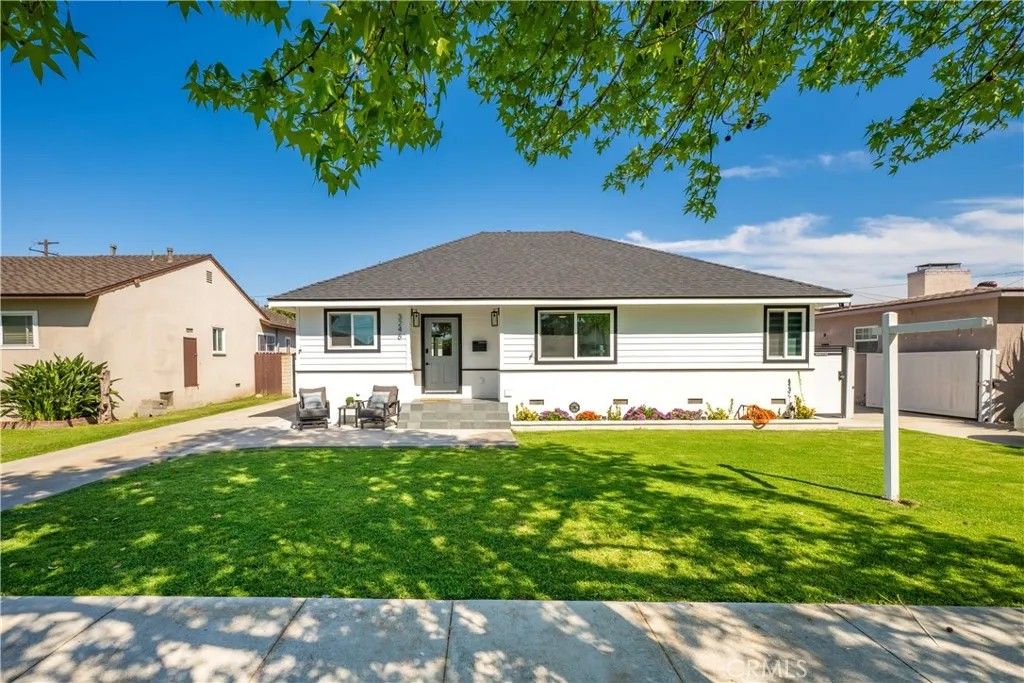 Photo of 3246 N Marwick Ave, Long Beach, CA 90808 (MLS # PW26072155)