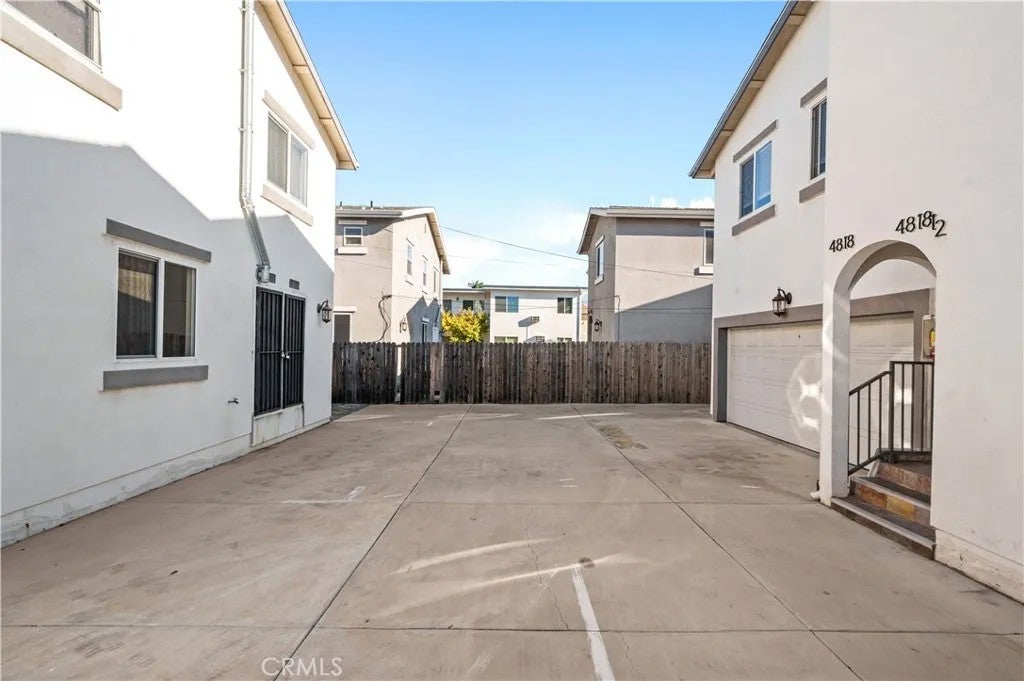 4816 Saturn Street