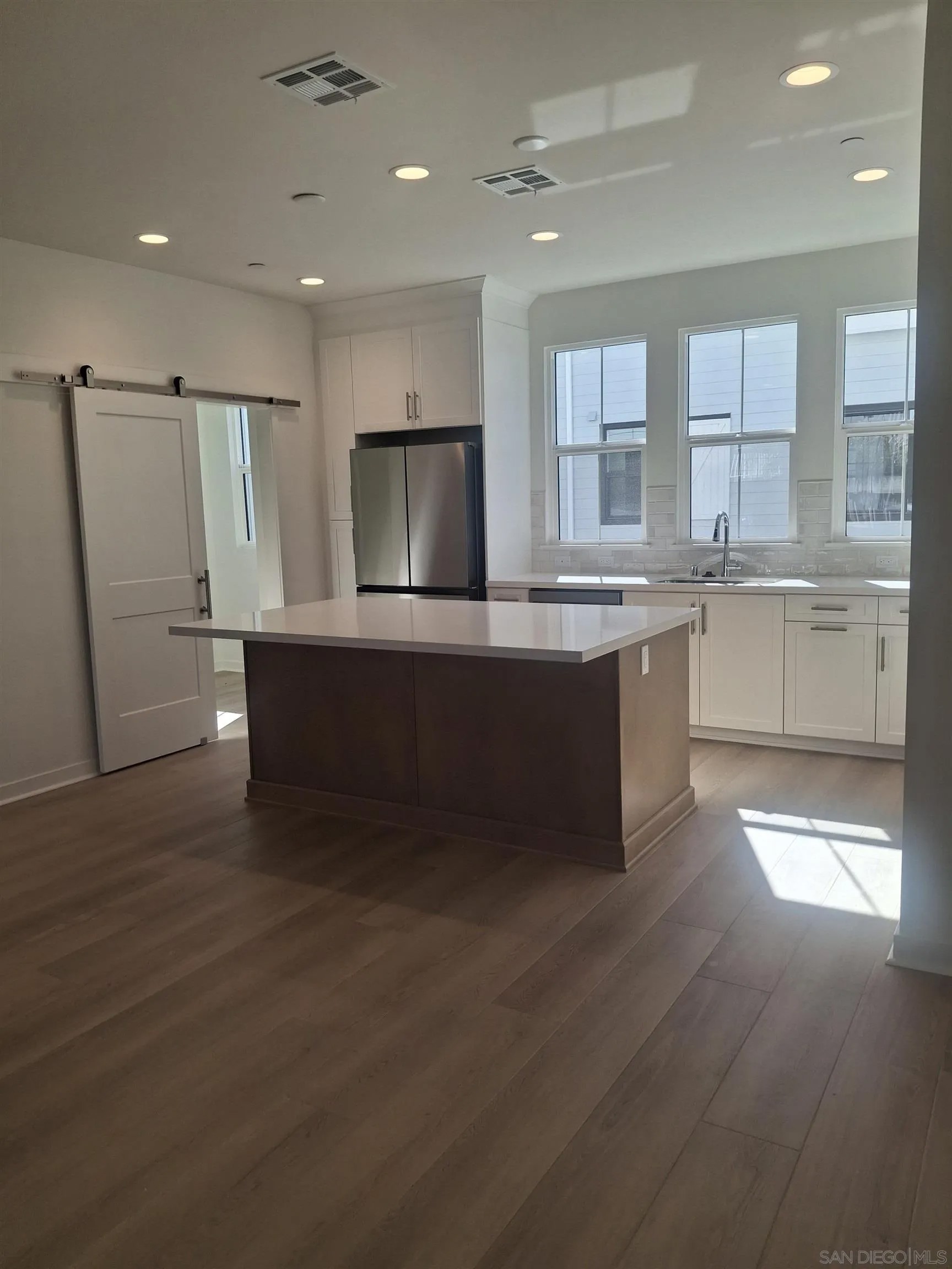 2518 Delphinium Ln