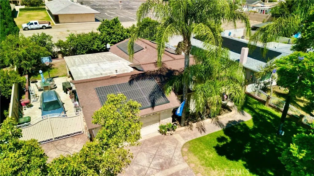 2152 S Cherry