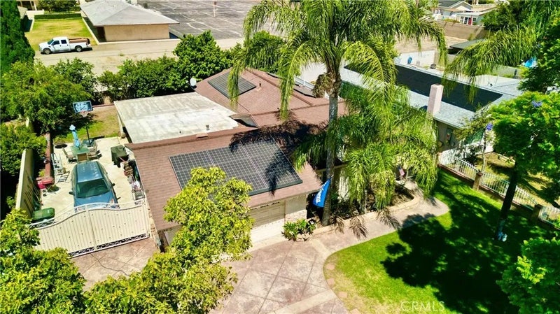 2152 S Cherry