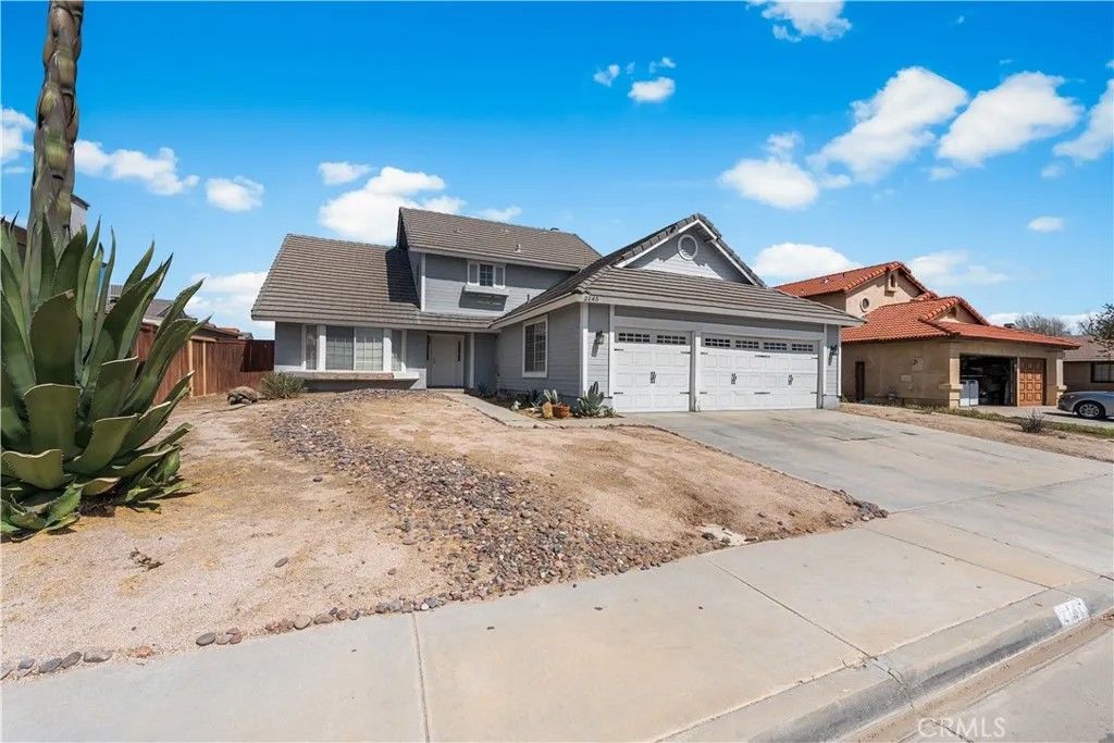 Photo of 2145 W Avenue P8, Palmdale, CA 93551 (MLS # SR25276926)