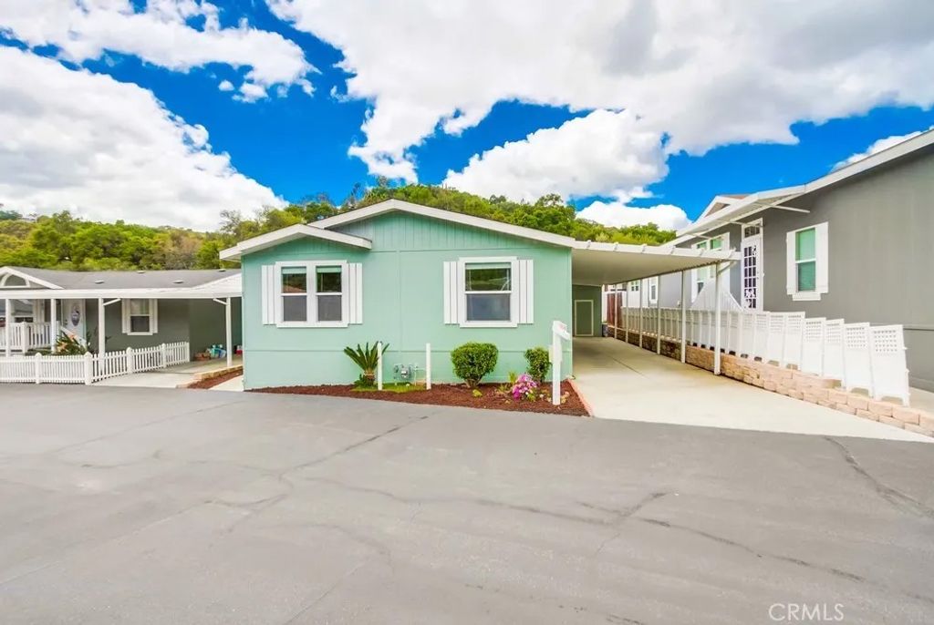 Photo of 3909 Reche Rd #185, Fallbrook, CA 92028 (MLS # SW25236492)