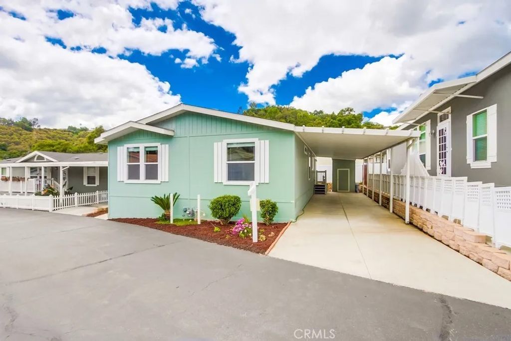 Photo of 3909 Reche Rd #185, Fallbrook, CA 92028 (MLS # SW25236492)