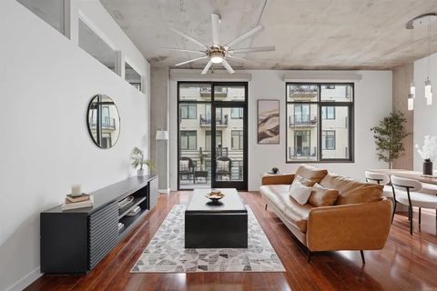 Tiny photo for 1050 Island Avenue #525, San Diego, CA 92101 (MLS # PTP2602410)