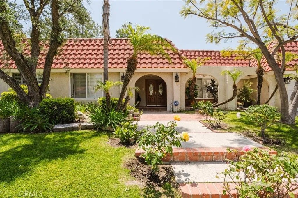 Photo of 16858 Pineridge Drive, Granada Hills, CA 91344 (MLS # SR26096903)