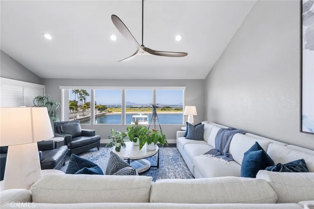 6 Kingston Court East