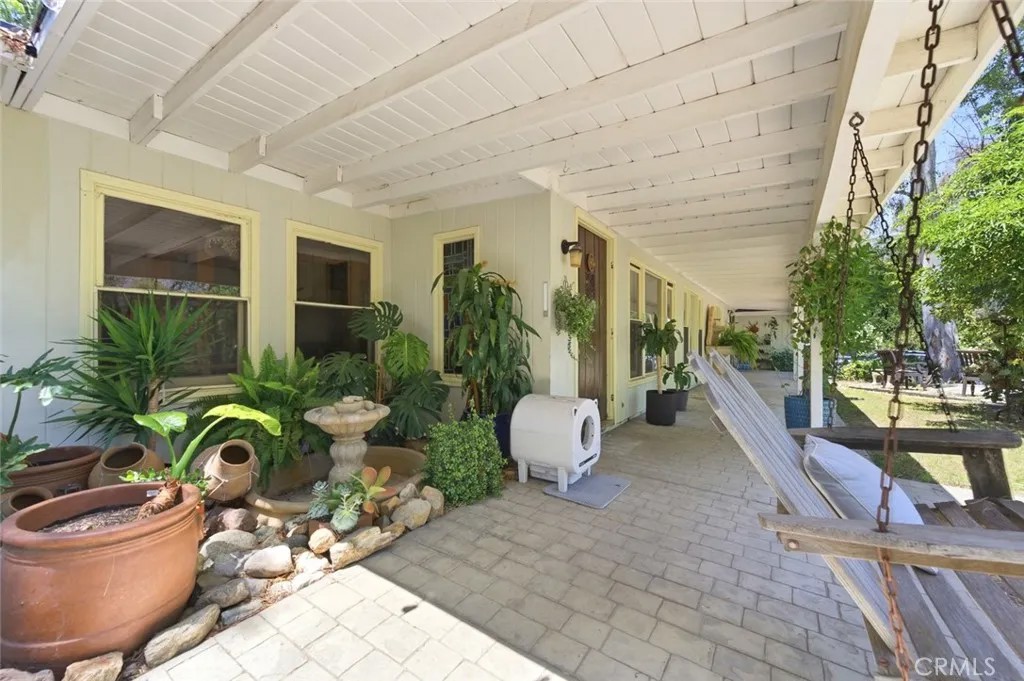 9522 La Canada