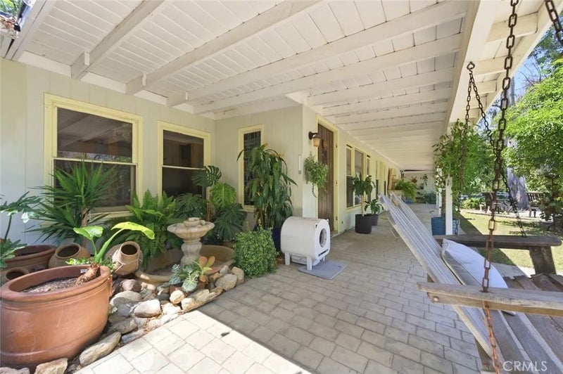 9522 La Canada