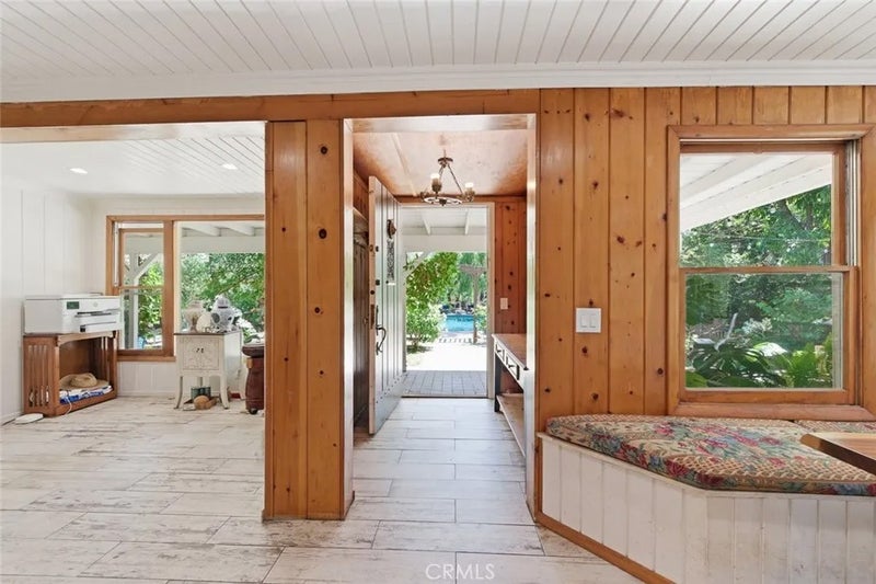 9522 La Canada