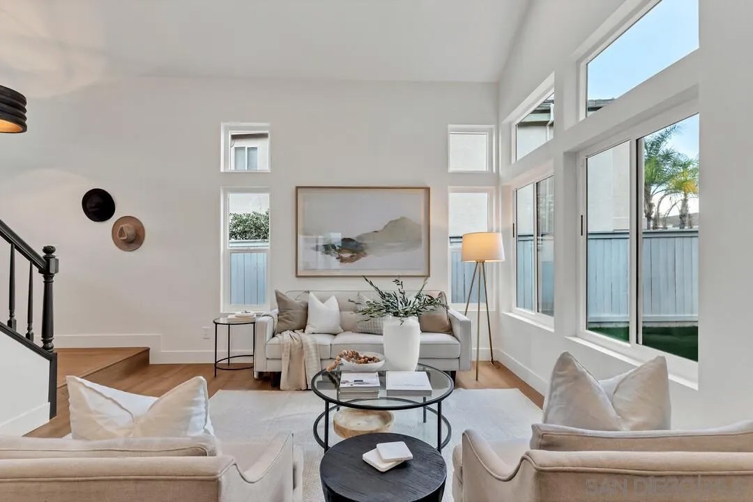 12169 Via San Loreno