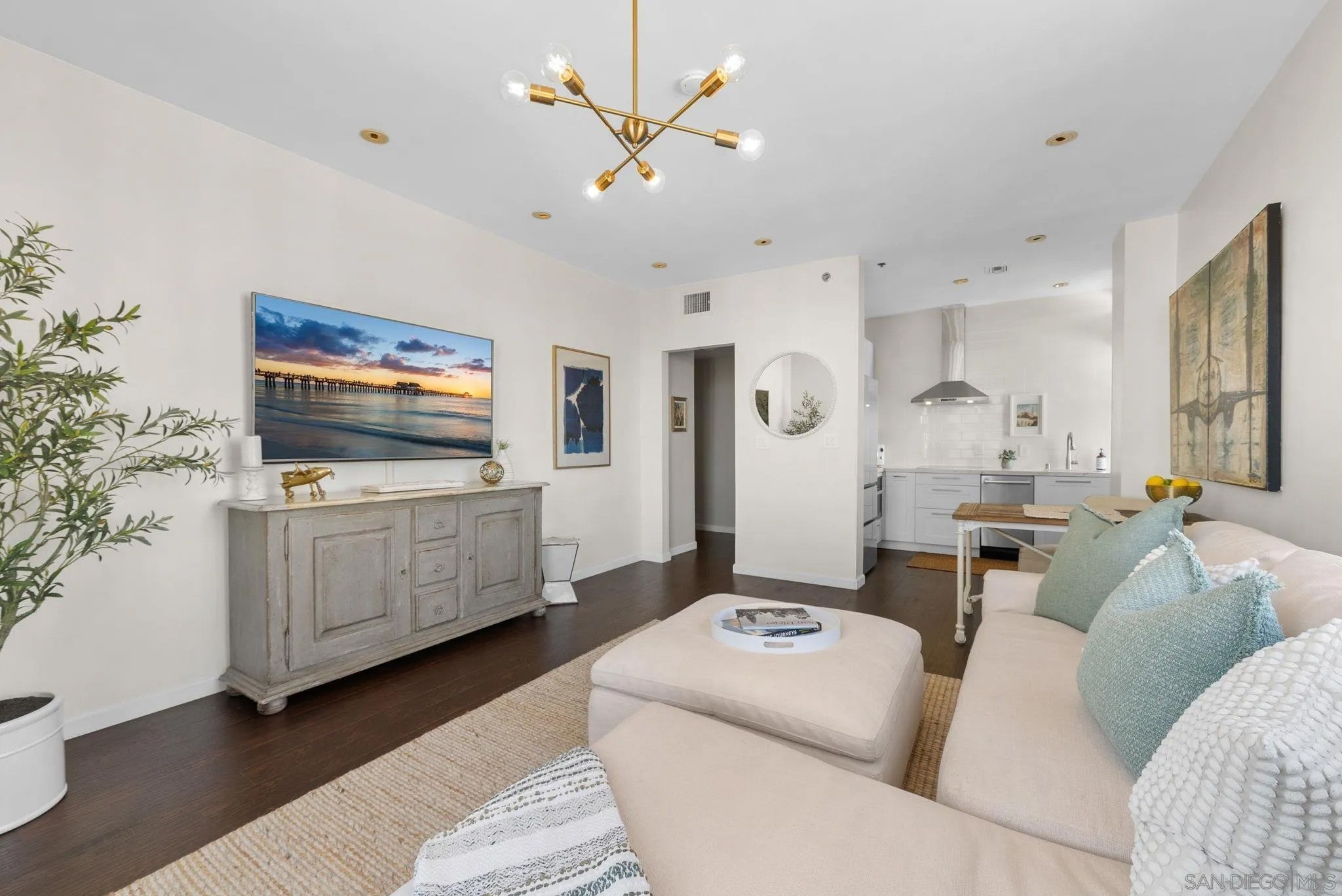 702 Ash St 803