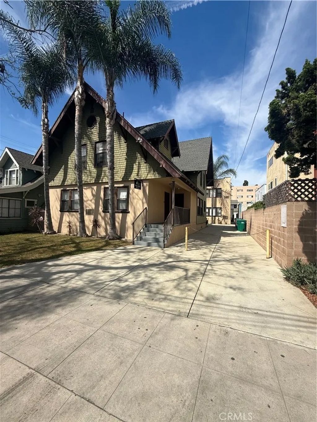 Photo of 419 W 5th St #7, Long Beach, CA 90802 (MLS # OC26061824)