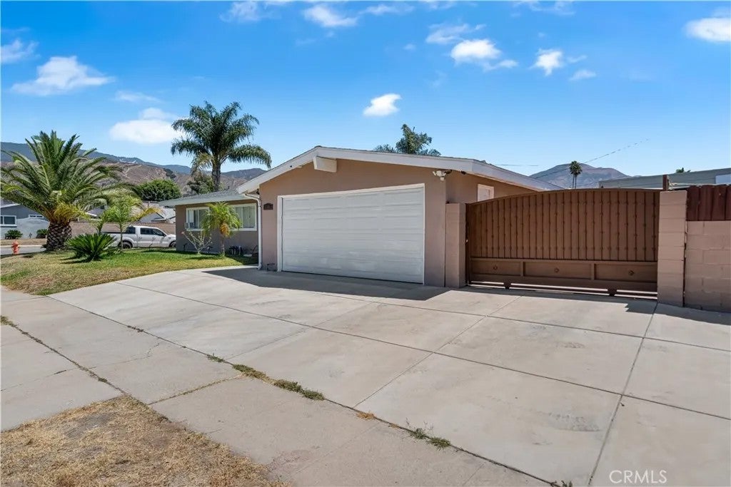 3559 Ferndale