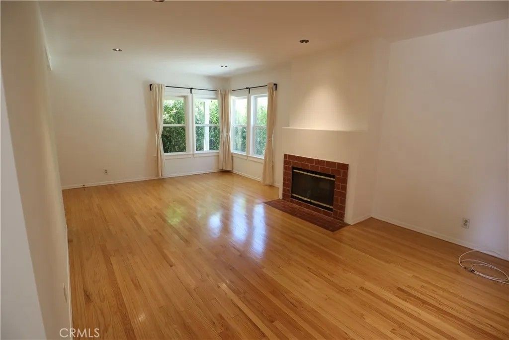 Photo of 5441 Burnet Avenue, Sherman Oaks, CA 91411 (MLS # SR26092283)