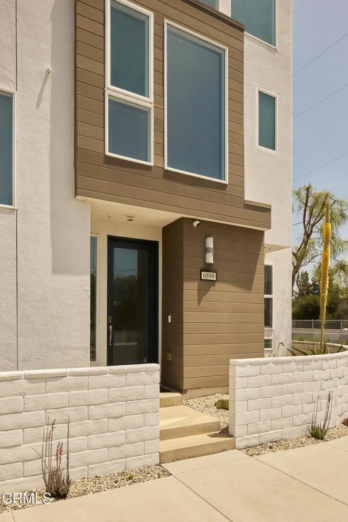 6899 Pollard Street