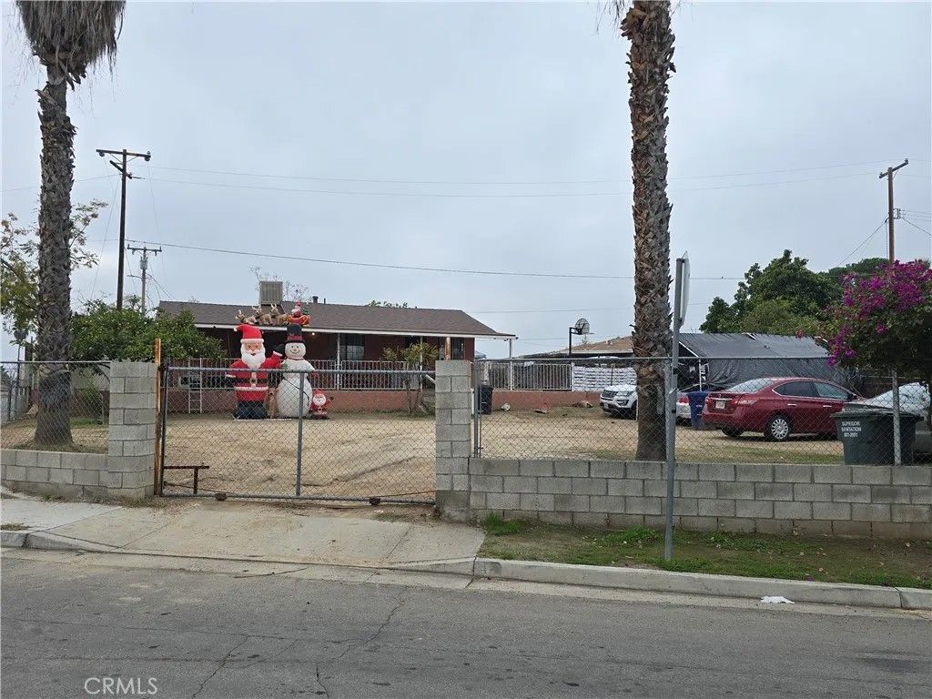 Photo of 2004 Virginia Street, Bakersfield, CA 93305 (MLS # PW25271622)