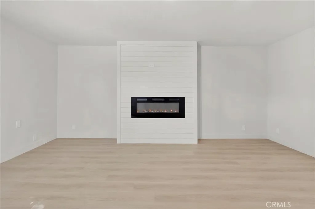 13825 Spring Valley