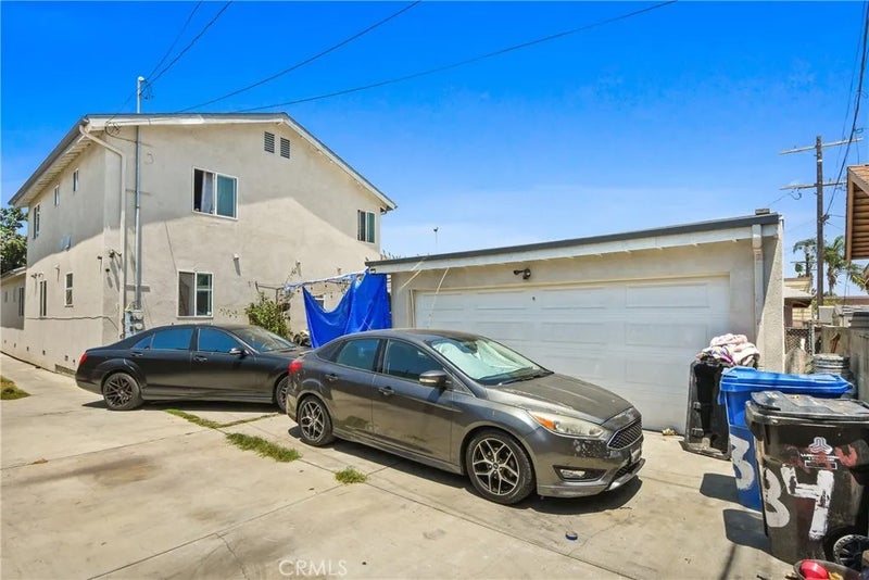 232 E 47th