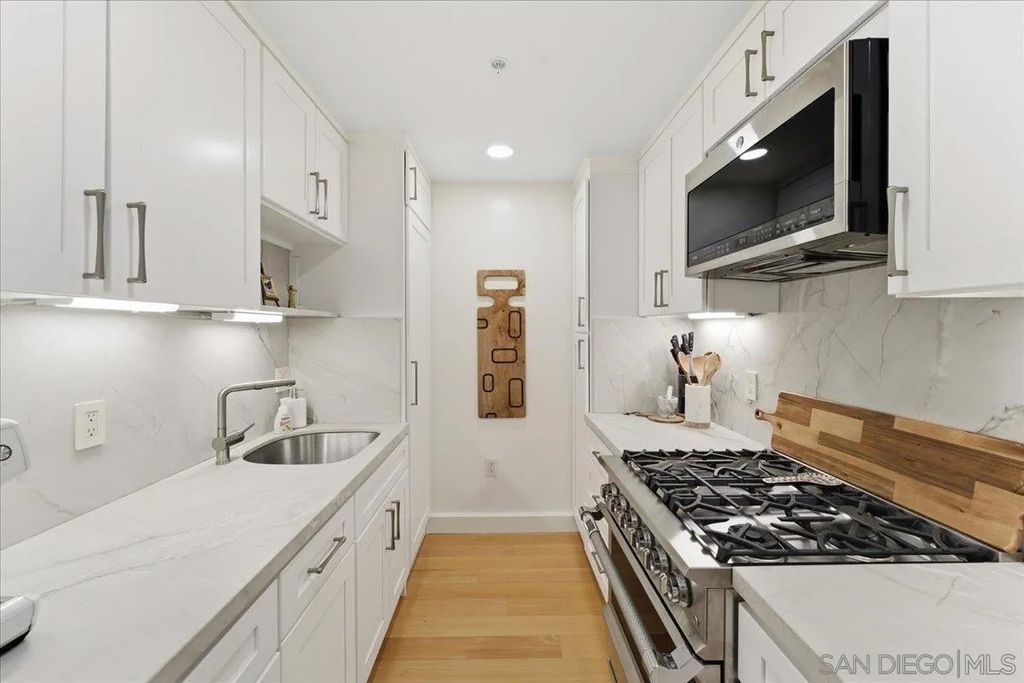 Photo of 645 Front St #1215, San Diego, CA 92101 (MLS # 260008066)