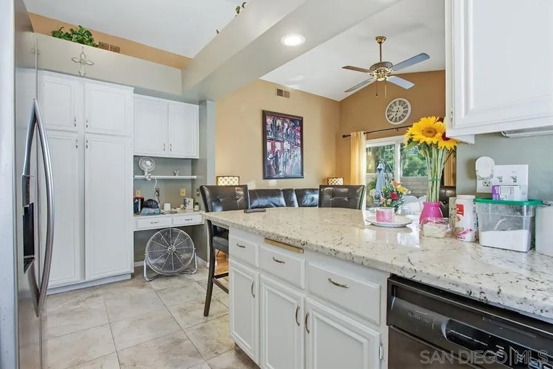2170 Shadetree Ln