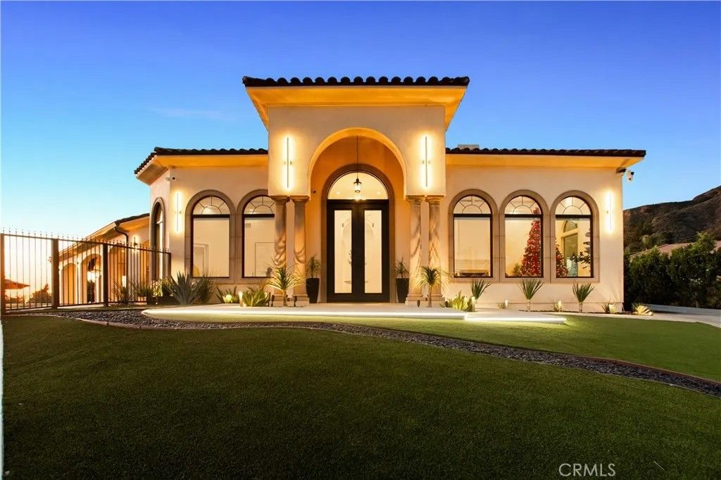 Photo of 2499 Sierra Dr, Upland, CA 91784 (MLS # CV26031826)