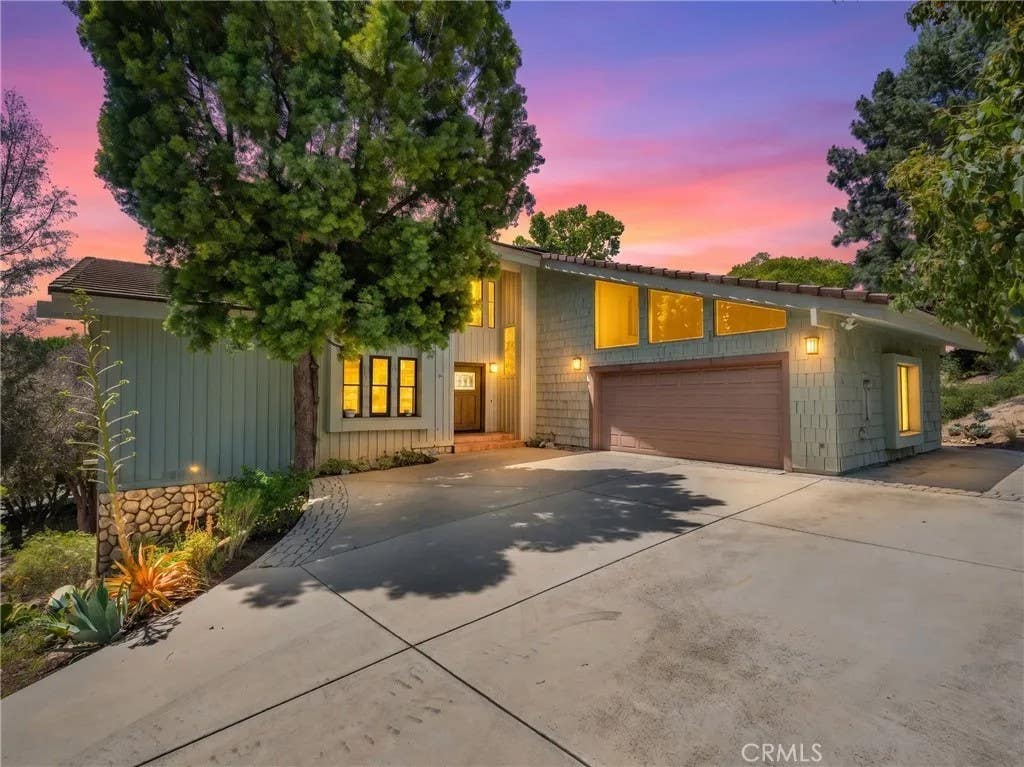 Photo of 2248 Mil Sorpresas DR, Fallbrook, CA 92028 (MLS # ND26137633)