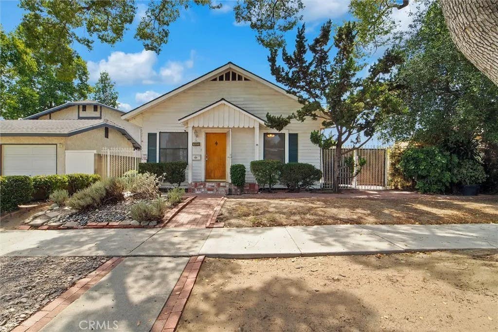Photo of 1005 N Alameda AVE, Azusa, CA 91702 (MLS # CV26133887)