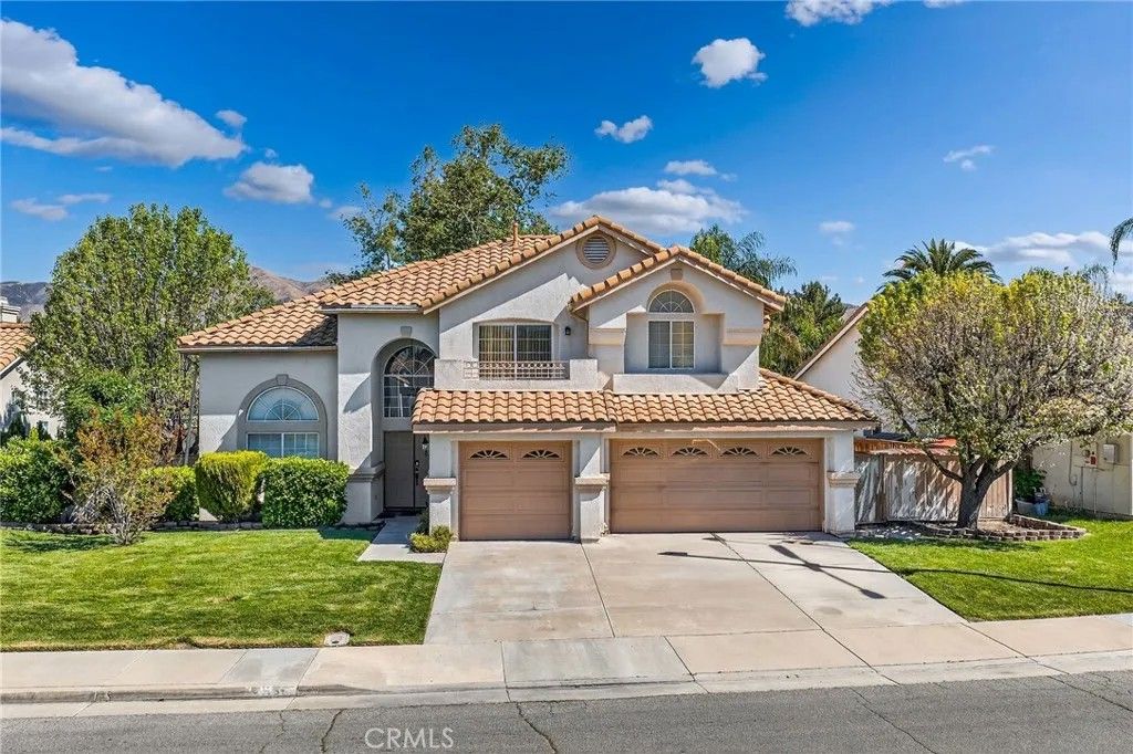 Photo of 1137 Avenida Roundelay, San Jacinto, CA 92583 (MLS # SW25265648)