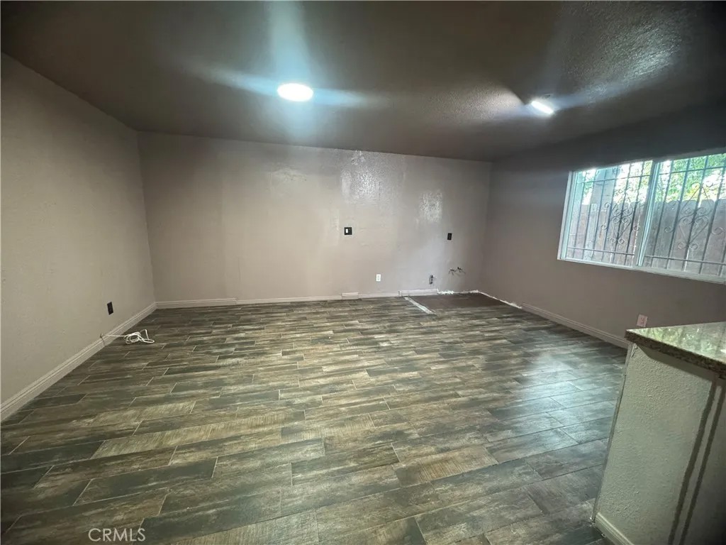2200 E 105th