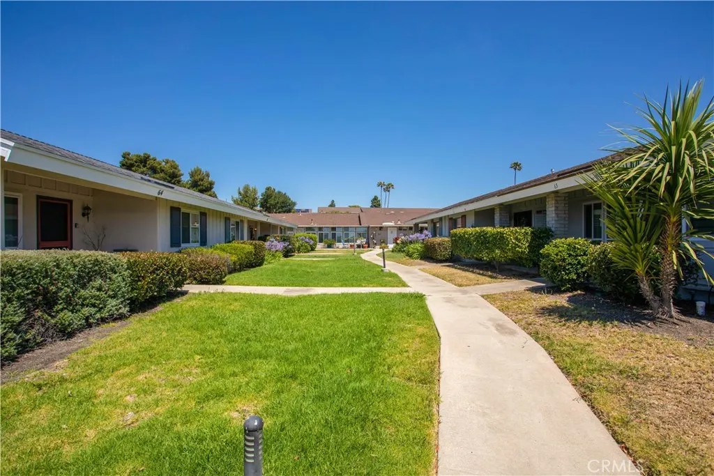 3685 Vista Campana North 66