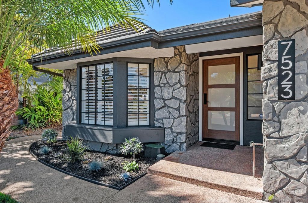 Photo of 7523 Quinta St, Carlsbad, CA 92009 (MLS # 250041851)