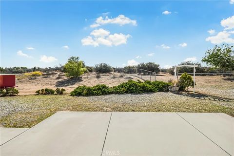Tiny photo for 9076 Shasta Rd, Phelan, CA 92371 (MLS # SR25246696)