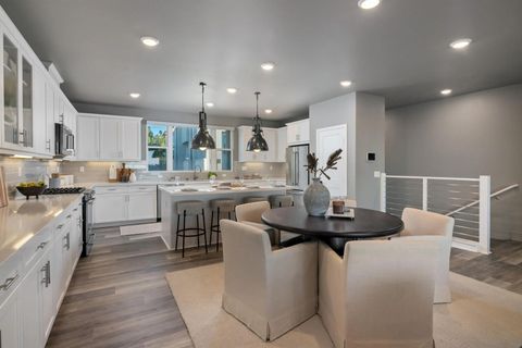 Tiny photo for 2929 Via Alta Pl, San Diego, CA 92108 (MLS # 250042420)