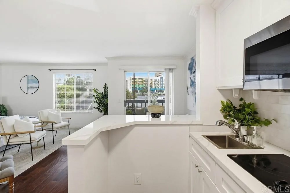 3950 Cleveland Avenue 215